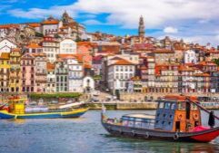 A beautiful view of Portugal buildings and the boats